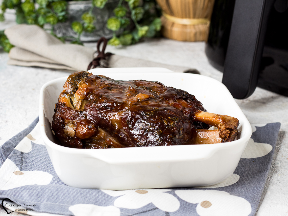 VORGEKOCHTE SCHWEINSHAXE IN DER LUFTFRITTEUSE