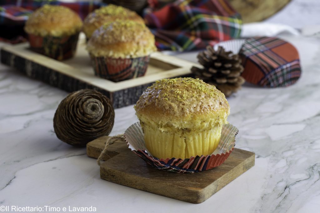 Weihnachts-Brioche mit Pistazien