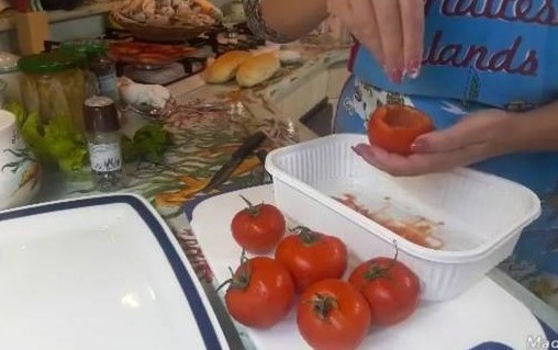 Gefüllte Tomaten aus dem Ofen nach sizilianischer Art