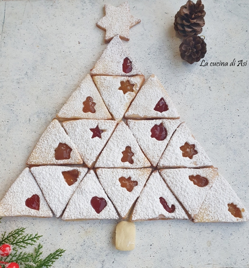 Adventsbaum aus Mürbeteig mit Marmelade