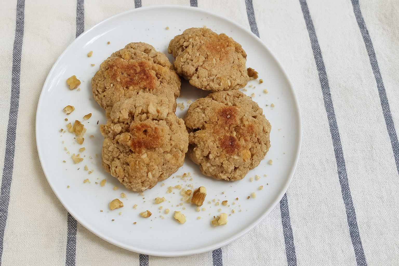 Apfel- und Walnusskekse