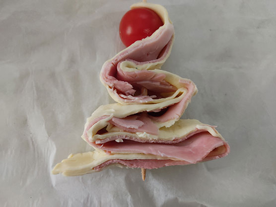 Blätterteigbäumchen mit Schinken Vorspeise