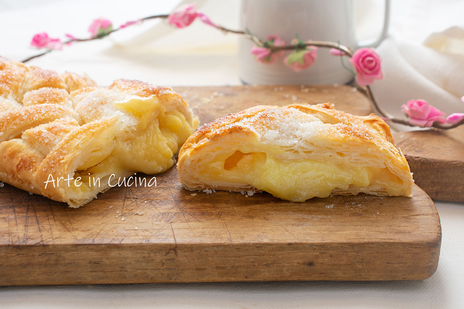 BLÄTTERTEIGZOPF MIT ÄPFELN UND CREME