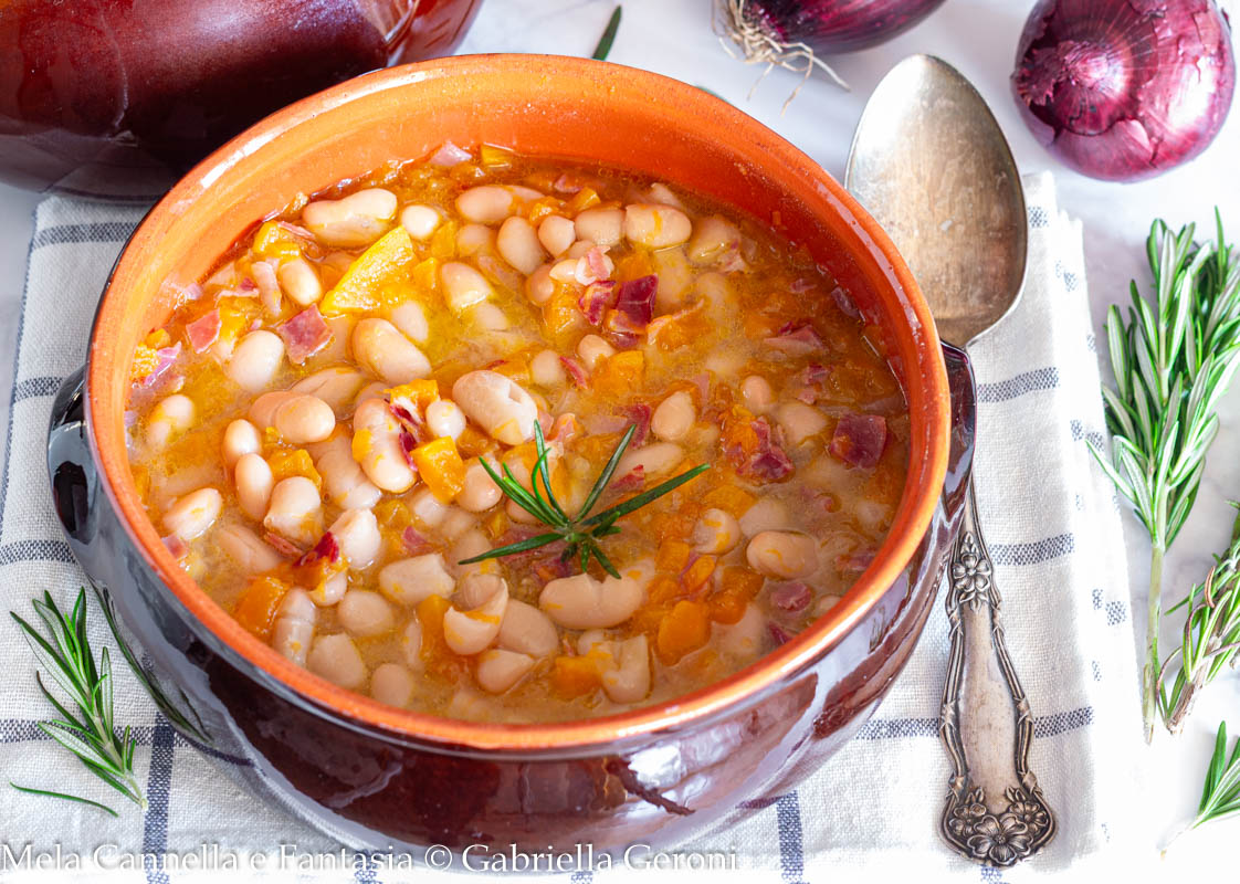 Bohnensuppe mit Kürbis, einfaches, schnelles und leckeres Rezept