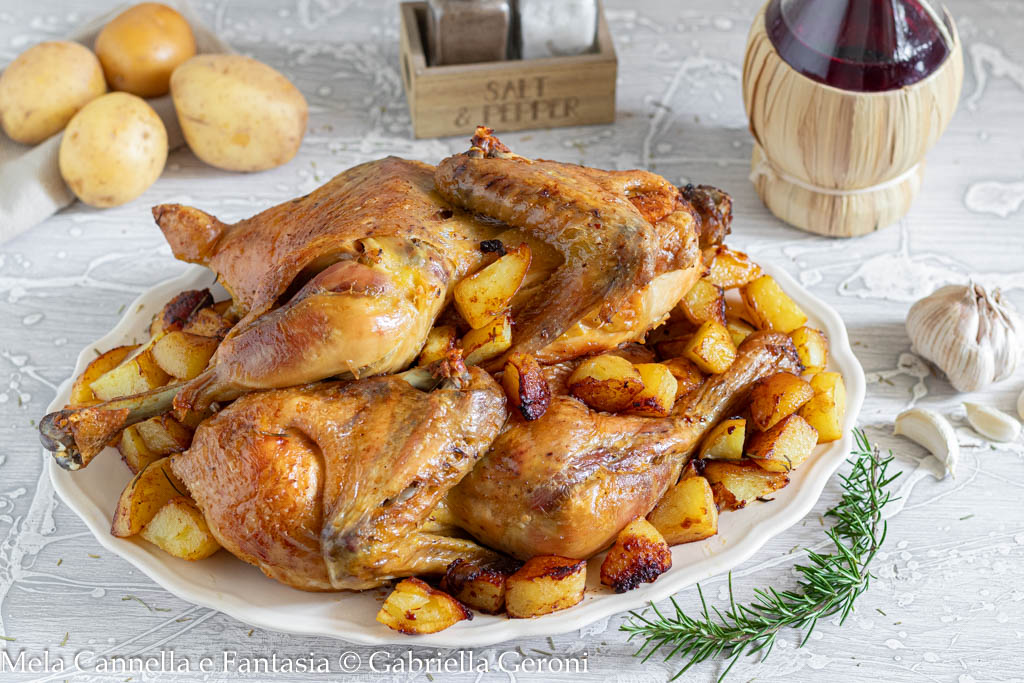 Klassisches Rezept für Brathähnchen mit Ofenkartoffeln