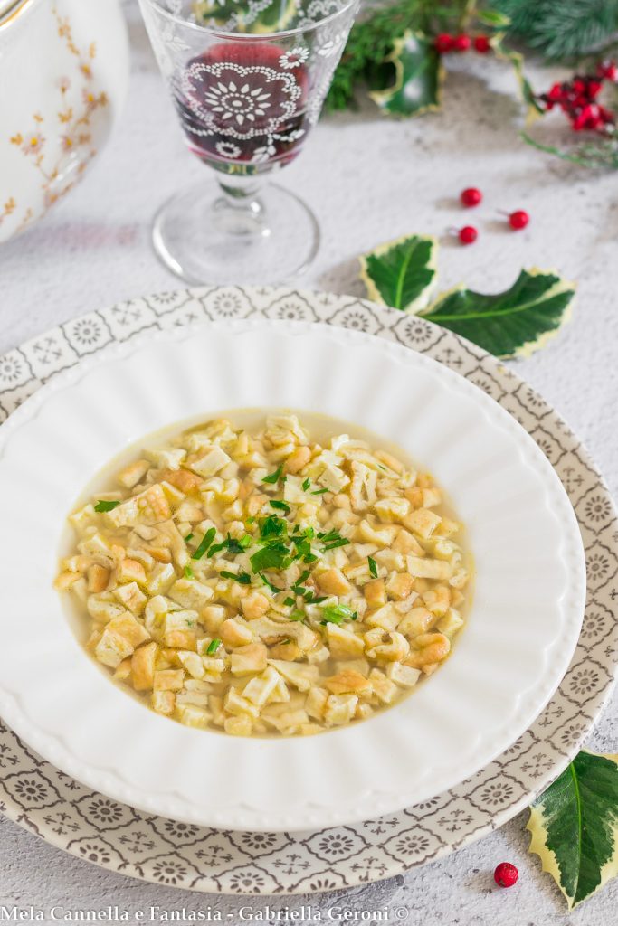 brühe mit pfannkuchen