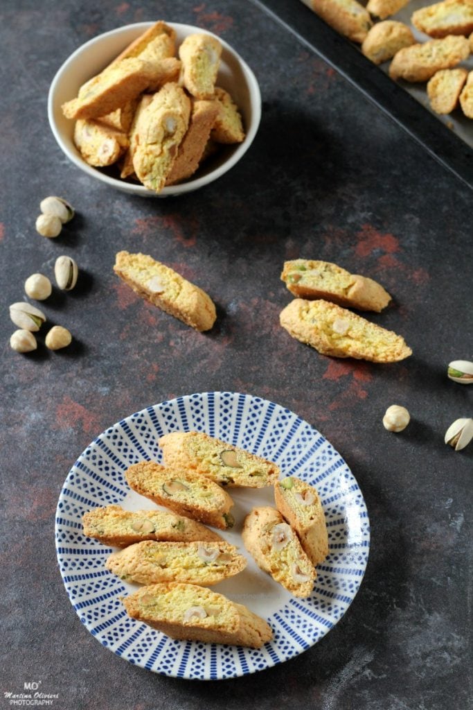 Cantucci mit Pistazien und Haselnüssen