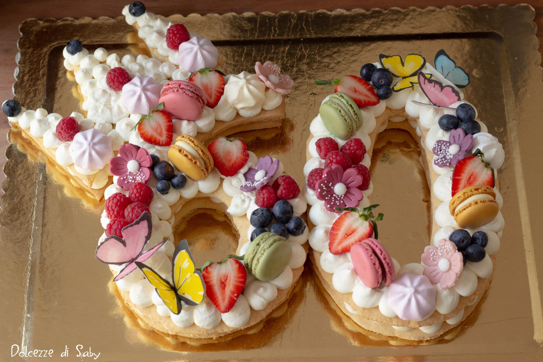 Cream Tart Nummer und Krone