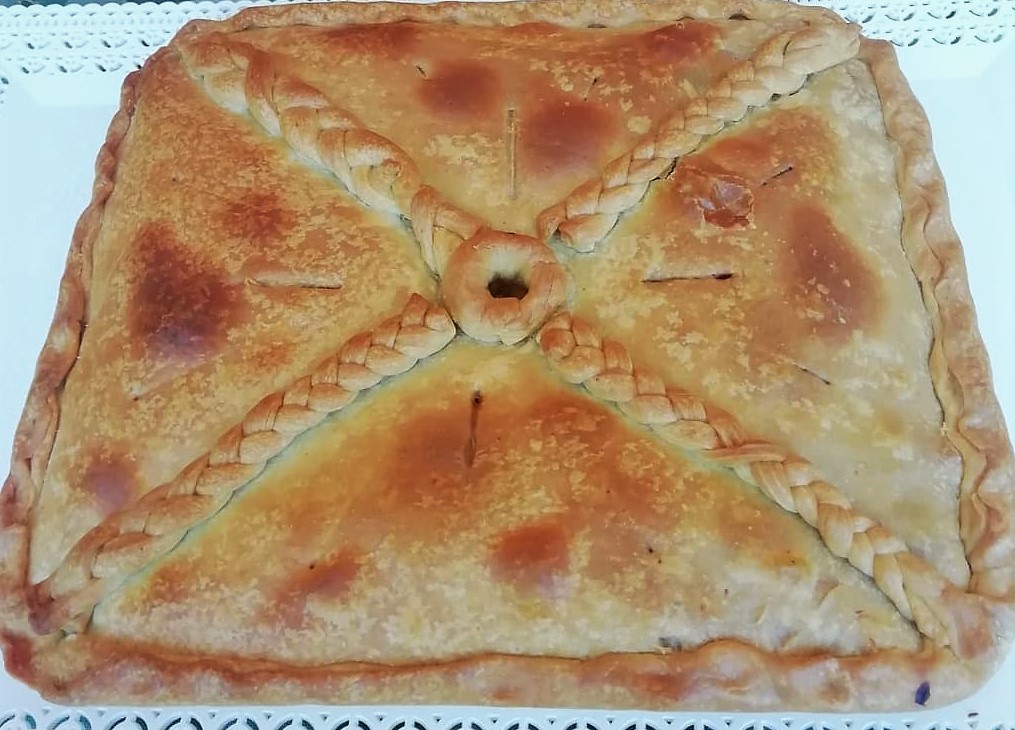 GALICISCHE EMPANADA mit Gemüse und Thunfisch