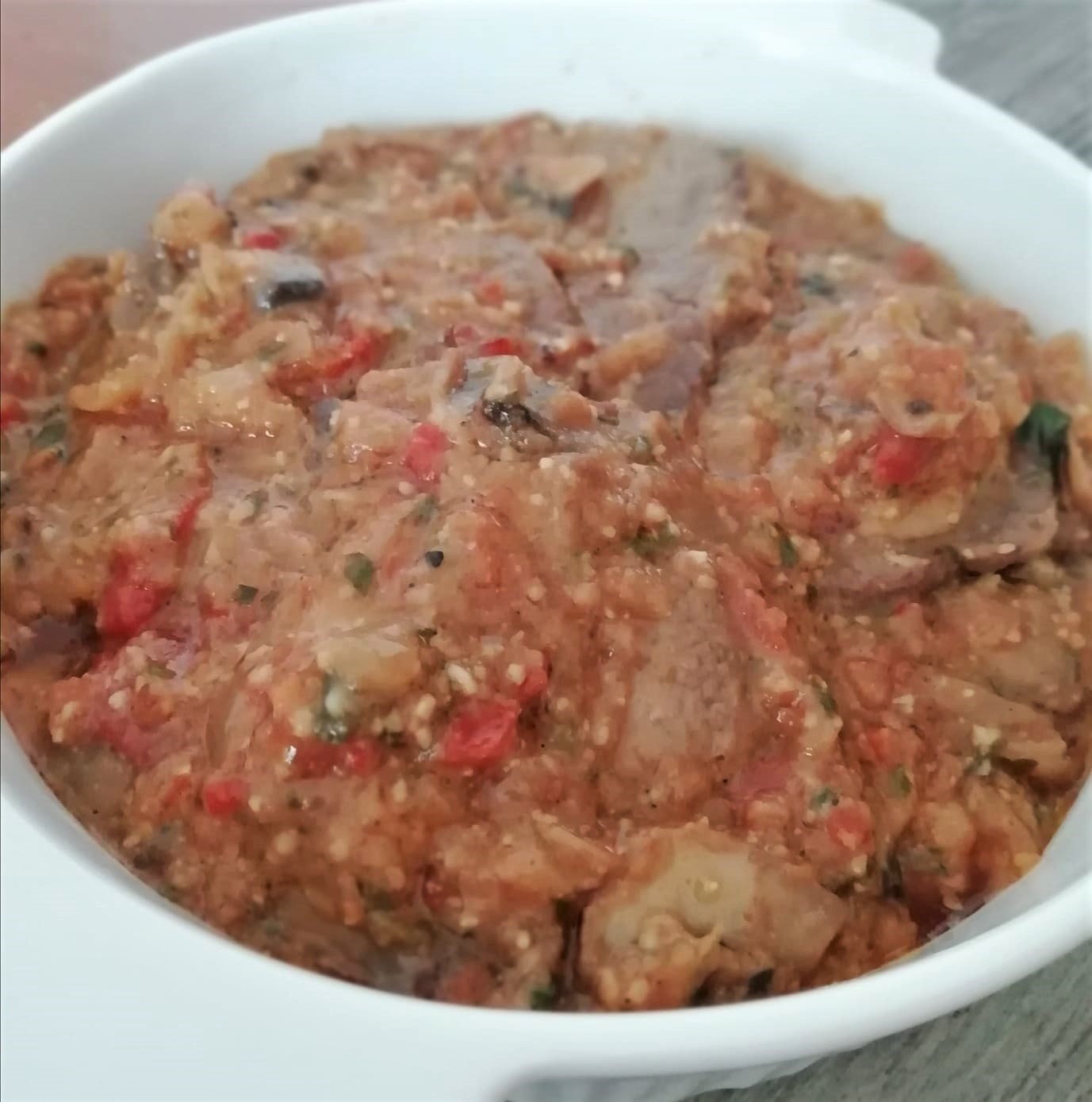 KALBSSCHNITZEL mit Pilzen und Mandeln