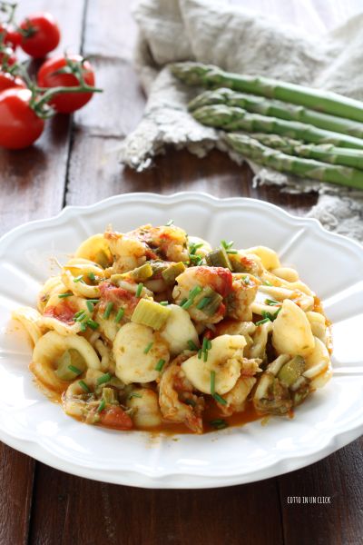 Fügen Sie etwas Schnittlauch hinzu und servieren Sie es.