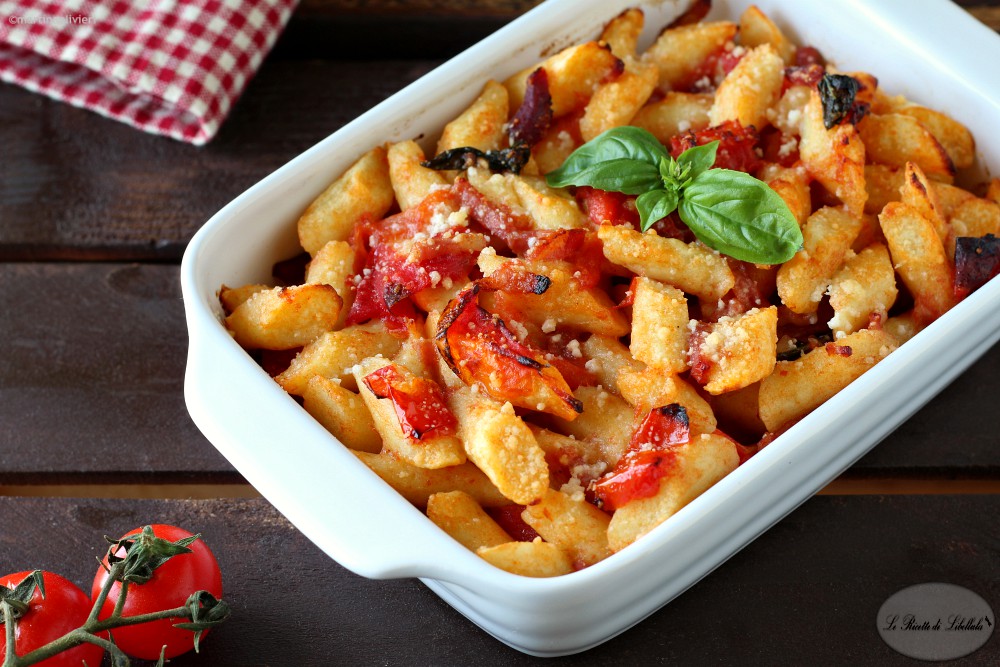 Gebackene Gnocchi mit Speck und Kirschtomaten