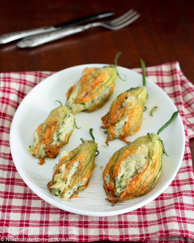 gefüllte Zucchiniblüten mit Zucchini und Ricotta