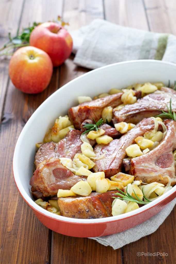 Schweinerippchen mit Äpfeln
