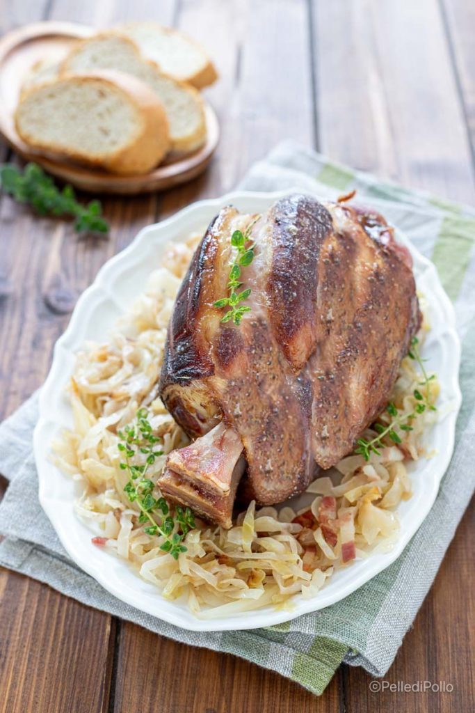 Schweinehaxe mit Sauerkraut