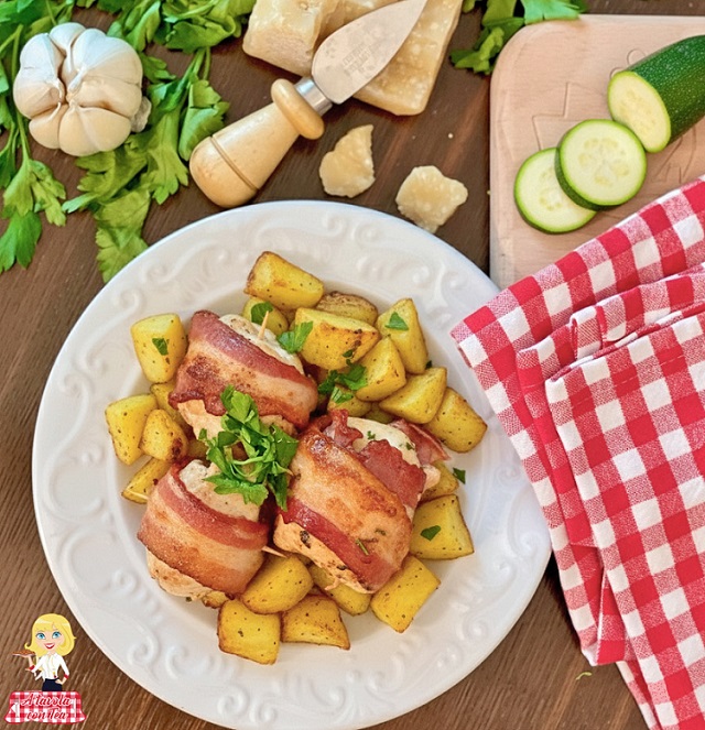 HÄHNCHENROULADEN MIT ZUCCHINI UND PILZEN