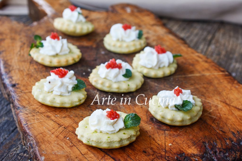 Häppchen mit Kräutern und Ricotta Aperitif