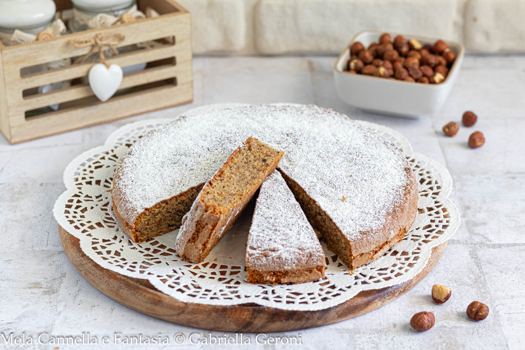 Haselnusstorte mit 3 Zutaten, glutenfrei, ohne Hefe und Laktose