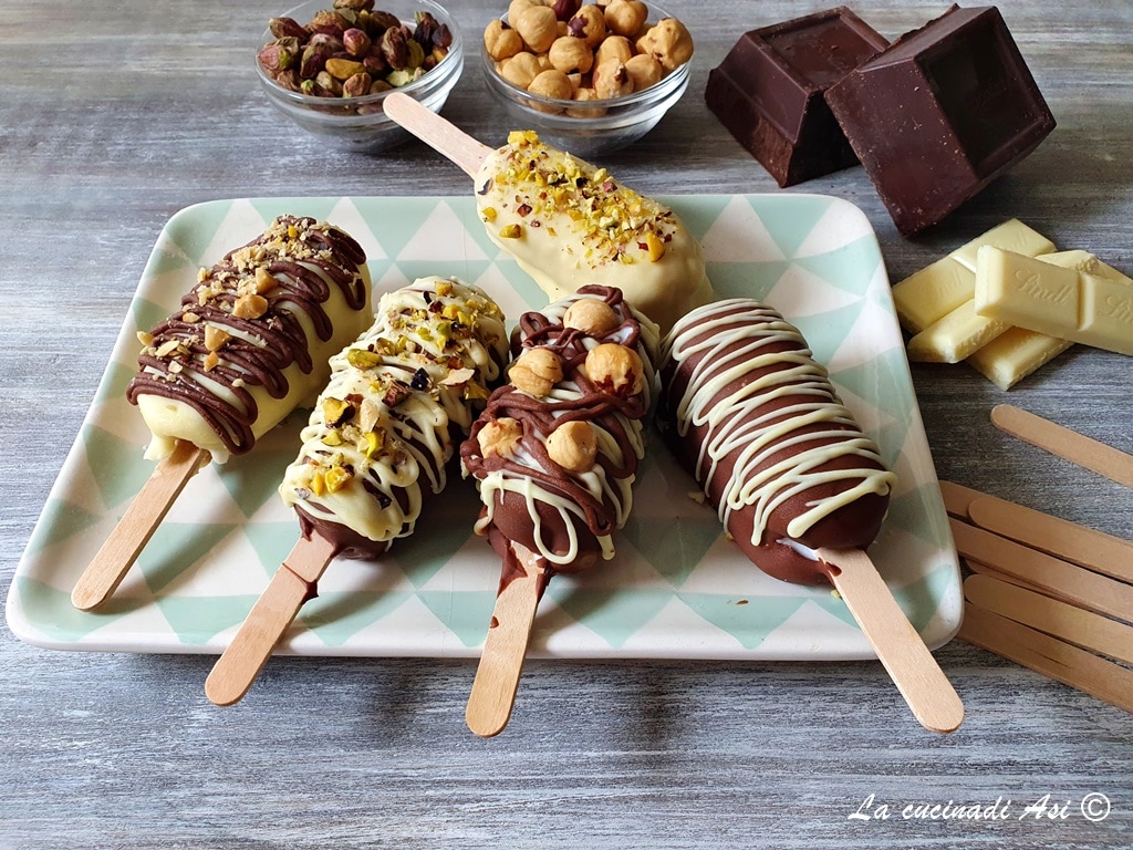 hausgemachtes schokoladenüberzogenes Eis