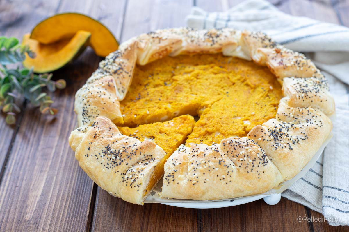 Herzhafter Kuchen mit Kürbis und Kartoffeln