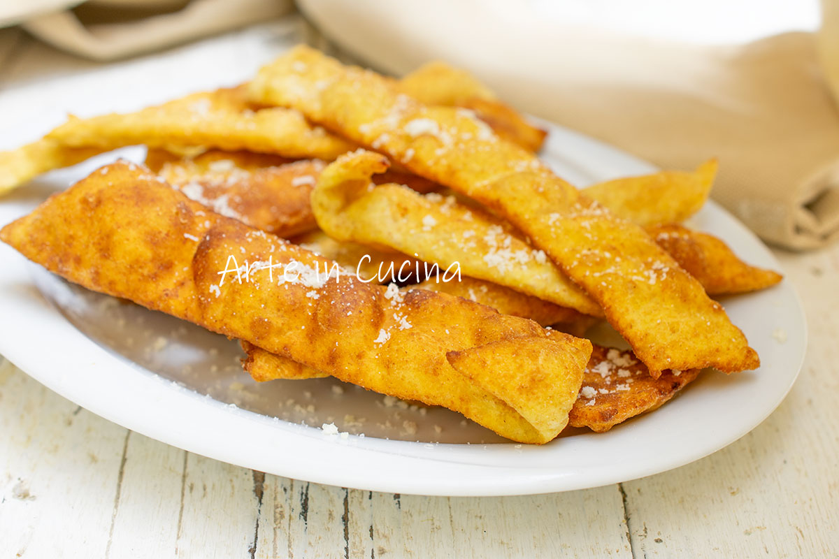 Honig und Parmesankrapfen