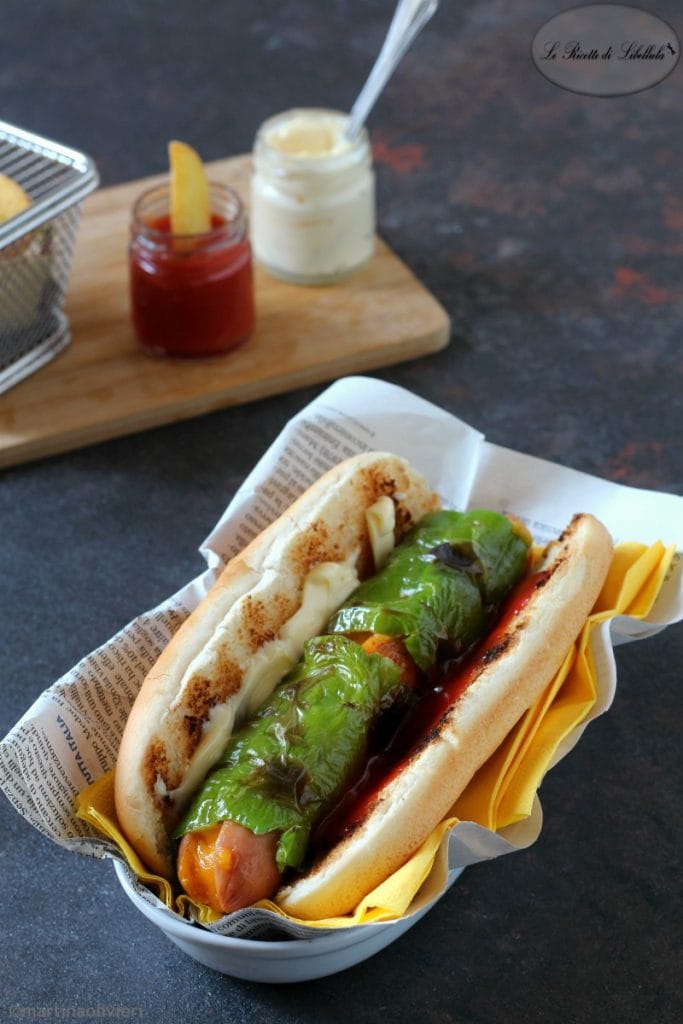 Hotdog mit Bratpaprika