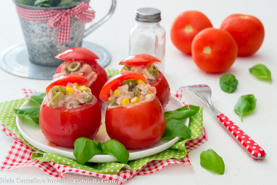 Kalte Tomaten mit Thunfisch, Mais und Oliven schnelles Rezept