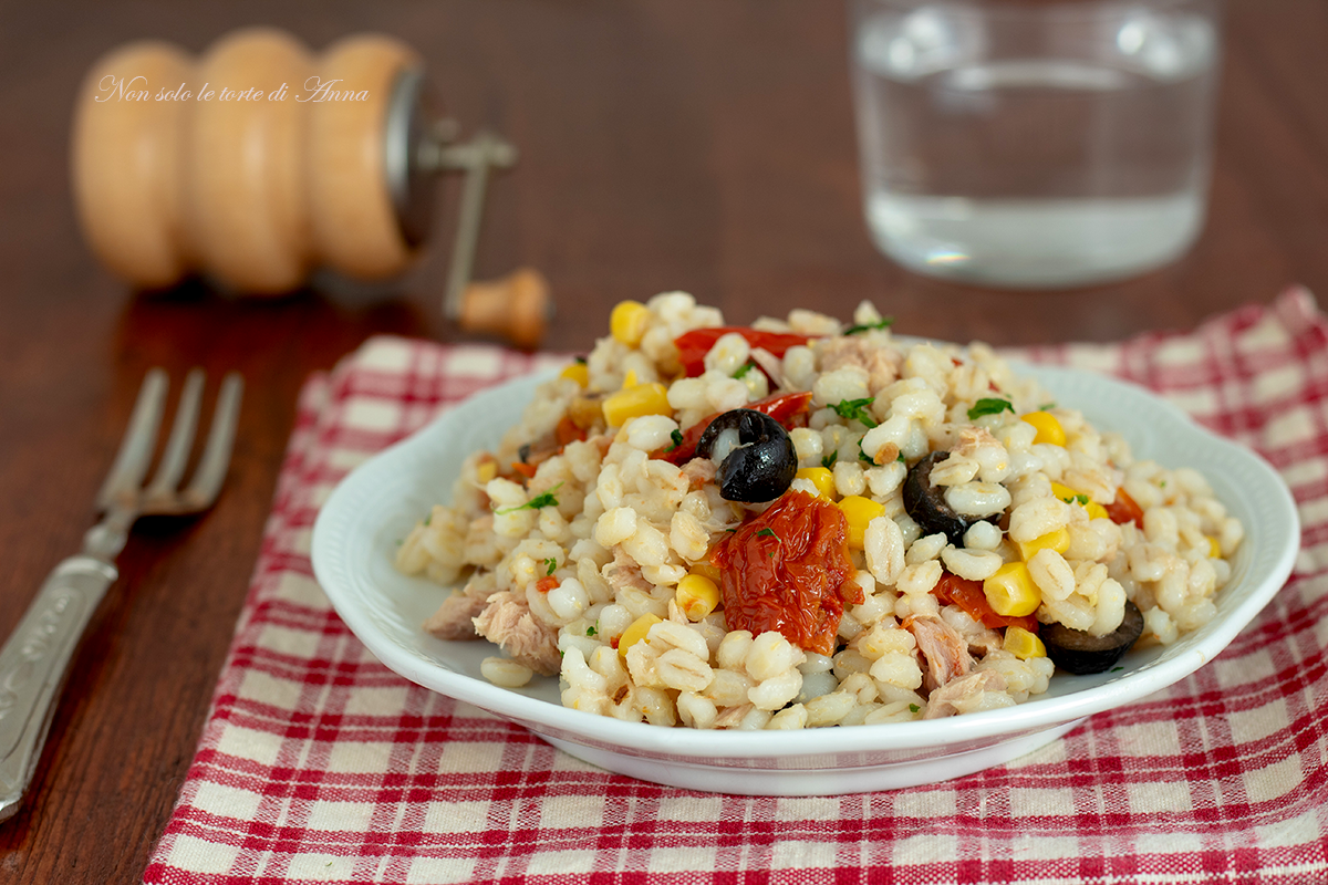Kalter Gerstensalat mit confierten Tomaten