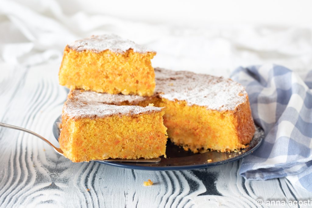 Karotten-Mandel-Orangenkuchen der Camilla-Kuchen