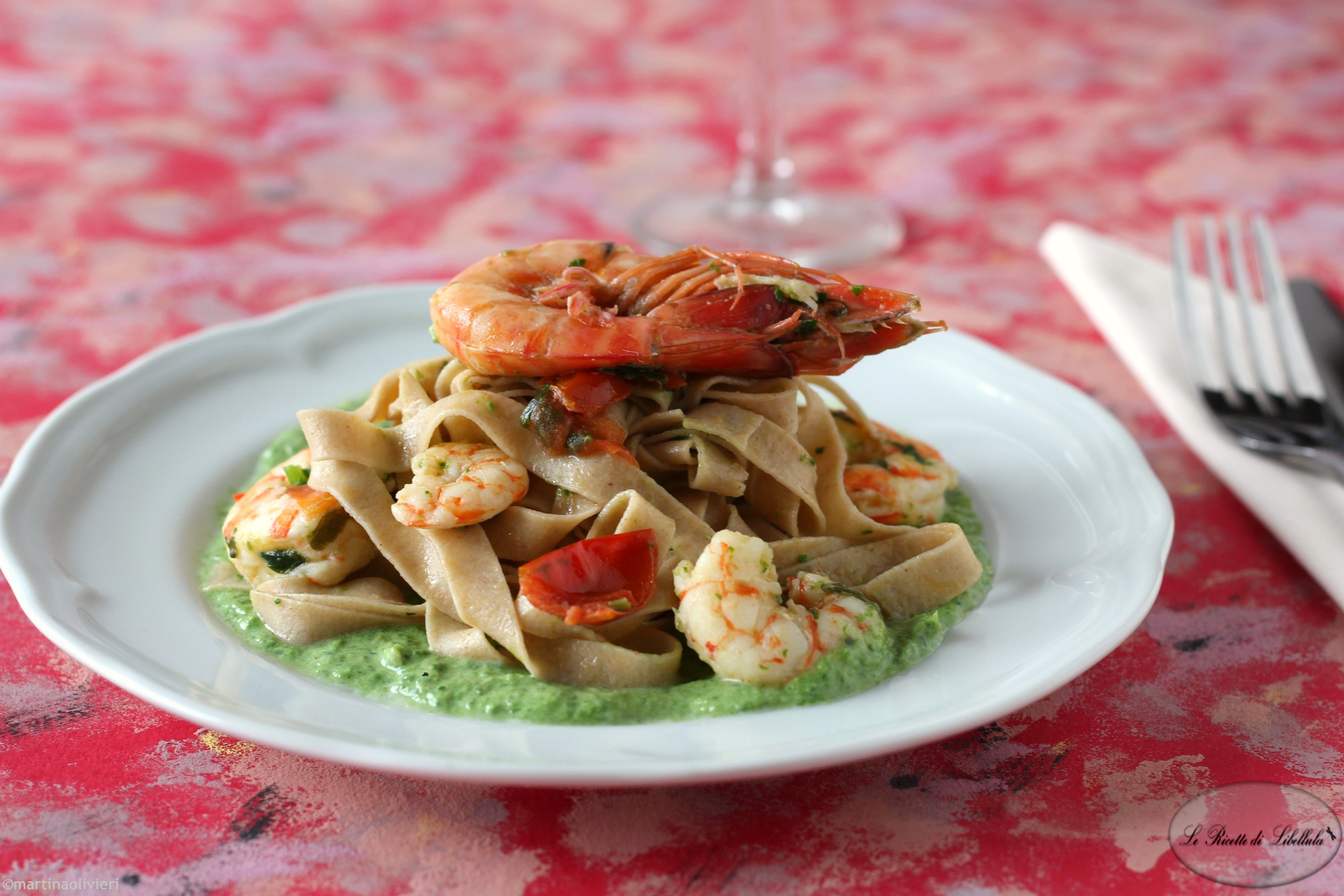 Kastanien-Tagliatelle mit Garnelen und Rübstiel