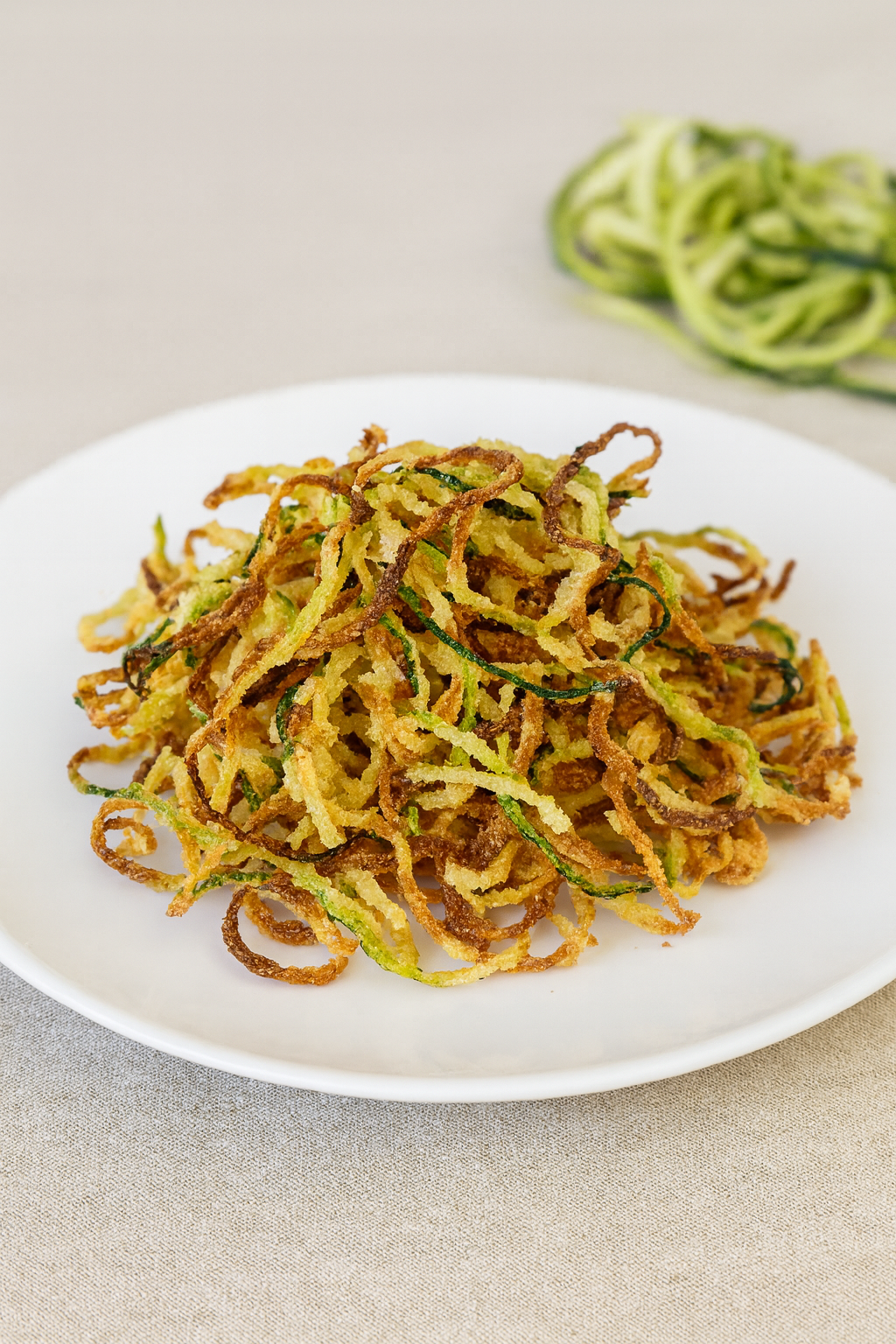 Knusprige Zucchini-Spaghetti in der Heißluftfritteuse