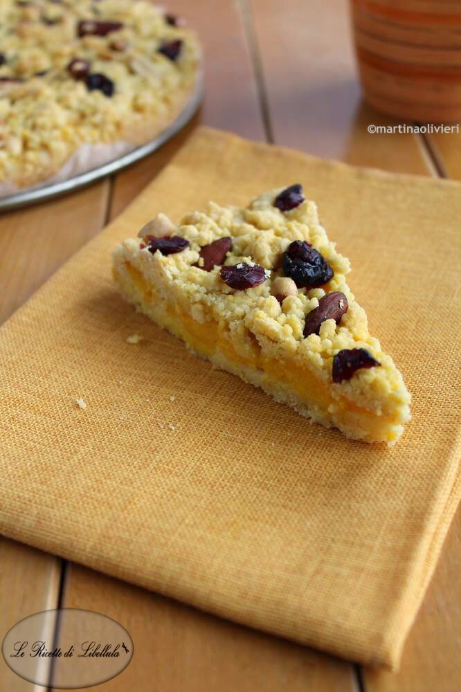 Kuchen mit Trockenfrüchten