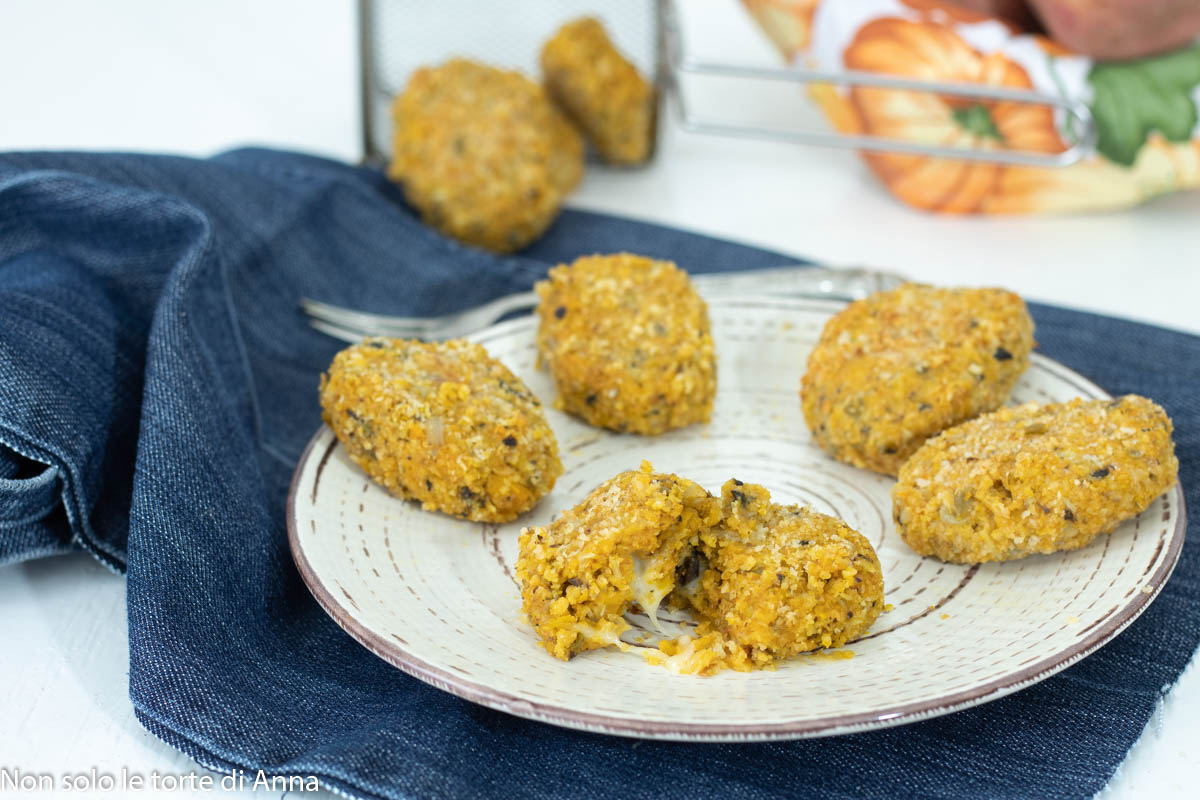 Kürbis-Kroketten mit Käsefüllung
