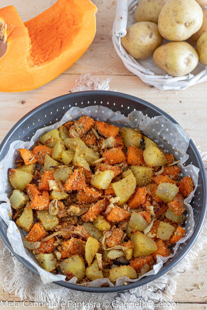 Kürbis und Kartoffeln aus dem Ofen, leichte Beilage