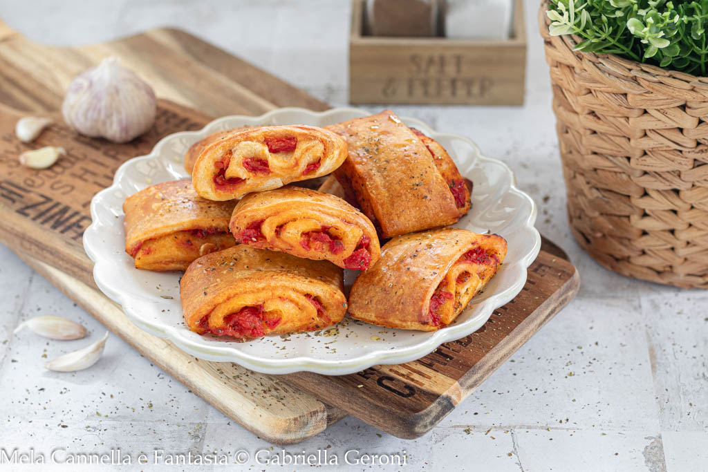 Blitzschnelle Marinara-Pizza-Röllchen!