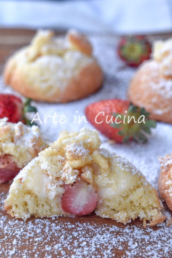 MIMOSA-TÖRTCHEN gefüllt mit Creme und Erdbeeren