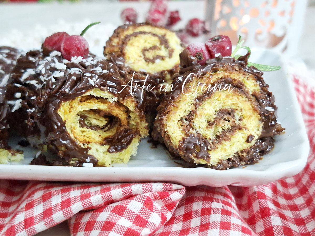 MINI PANDORO-ROLLEN mit Nutella