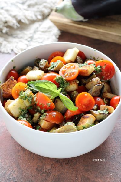 mit der vorbereiteten emulsion würzen, mischen und servieren