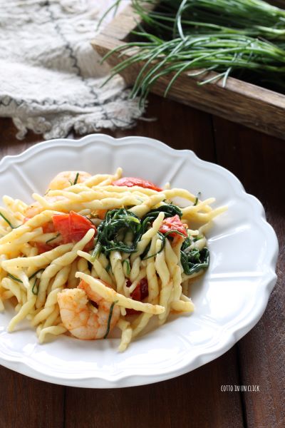 Mit einer Prise Pfeffer bestreuen und servieren