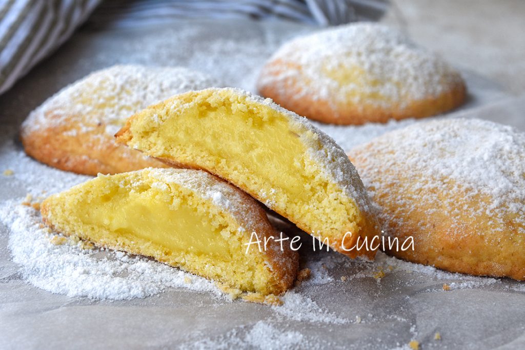 Mürbeteigkekse mit Vanillecreme