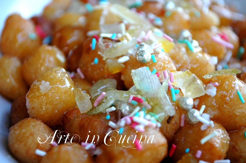 Neapolitanische Struffoli schnelle Weihnachtssüßigkeiten