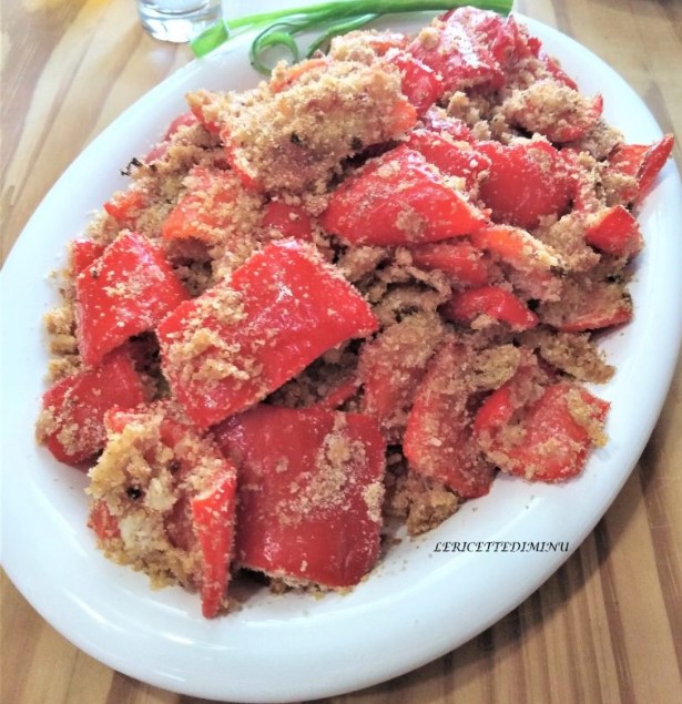 Paprika mit Semmelbröseln