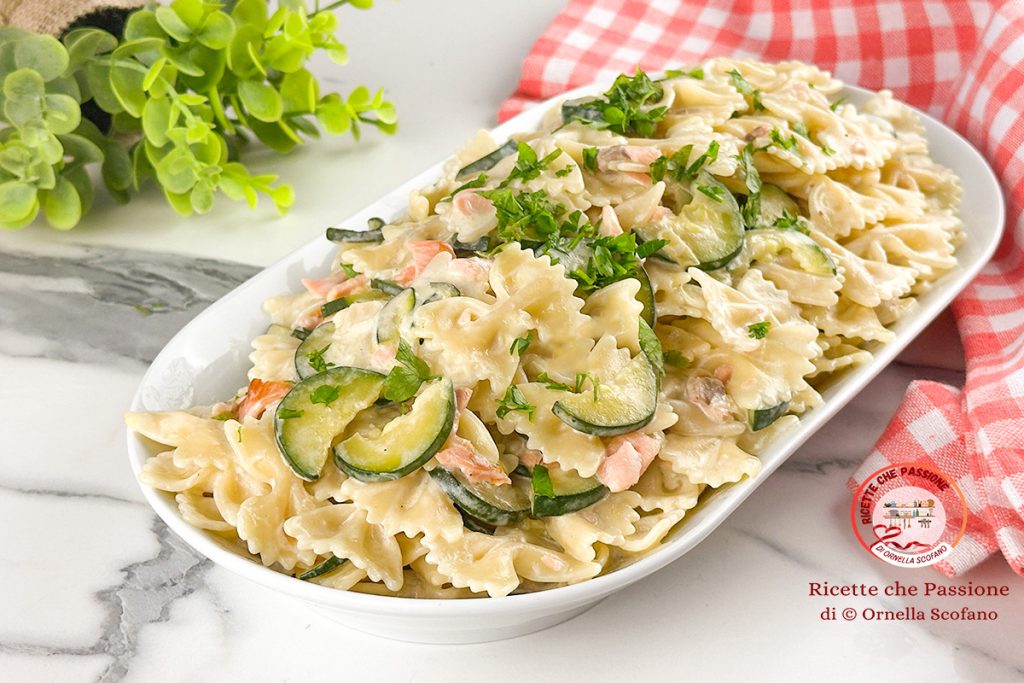 Rezept Pasta mit geräuchertem Lachs, Philadelphia und Zucchini