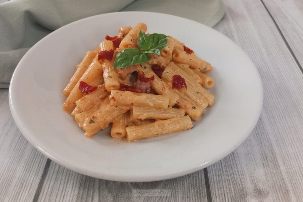 pasta mit getrockneten Tomaten