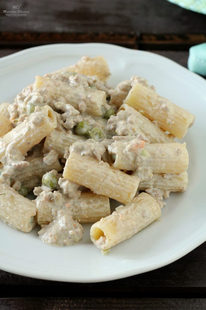 Pasta mit Sahne, Erbsen und weißem Ragù