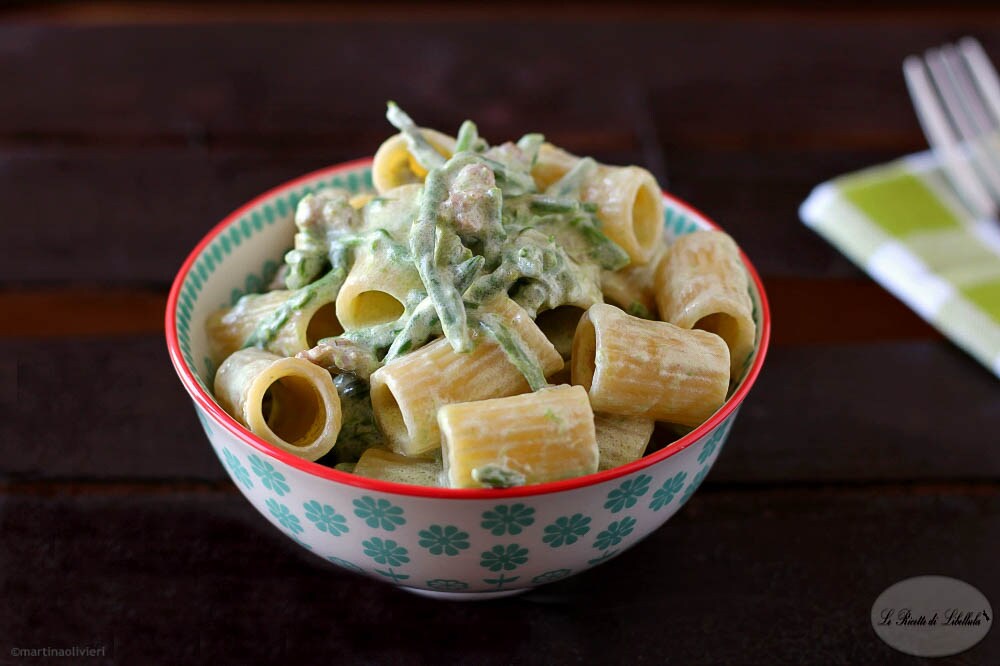 Pasta mit Sahne, Spargel und Wurst