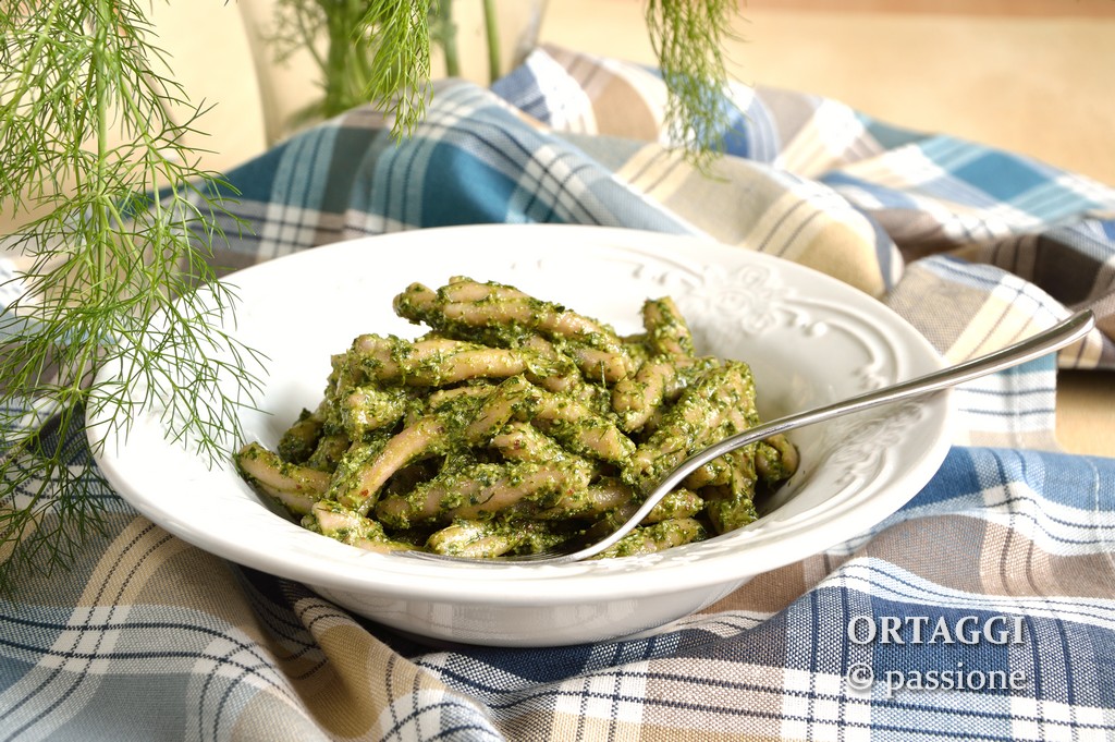 Pesto aus Schwarzkohl und wildem Fenchel ORTAGGI che passione by Sara