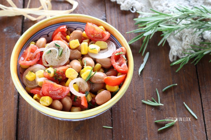 Bohnensalat mit Mais, Kirschtomaten und Rosmarin