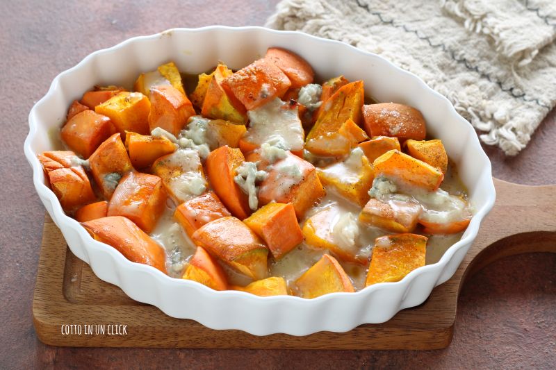 Gebackener Kürbis mit Gorgonzola