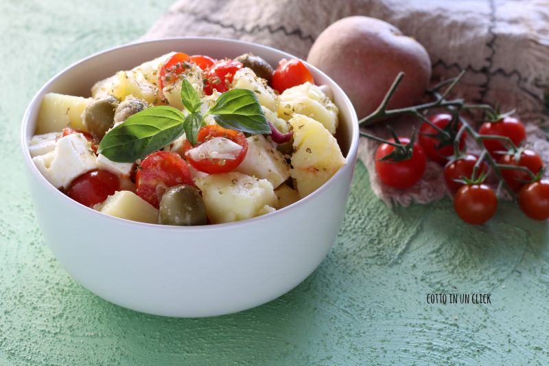 griechischer Kartoffelsalat, ein frisches und schmackhaftes Gericht